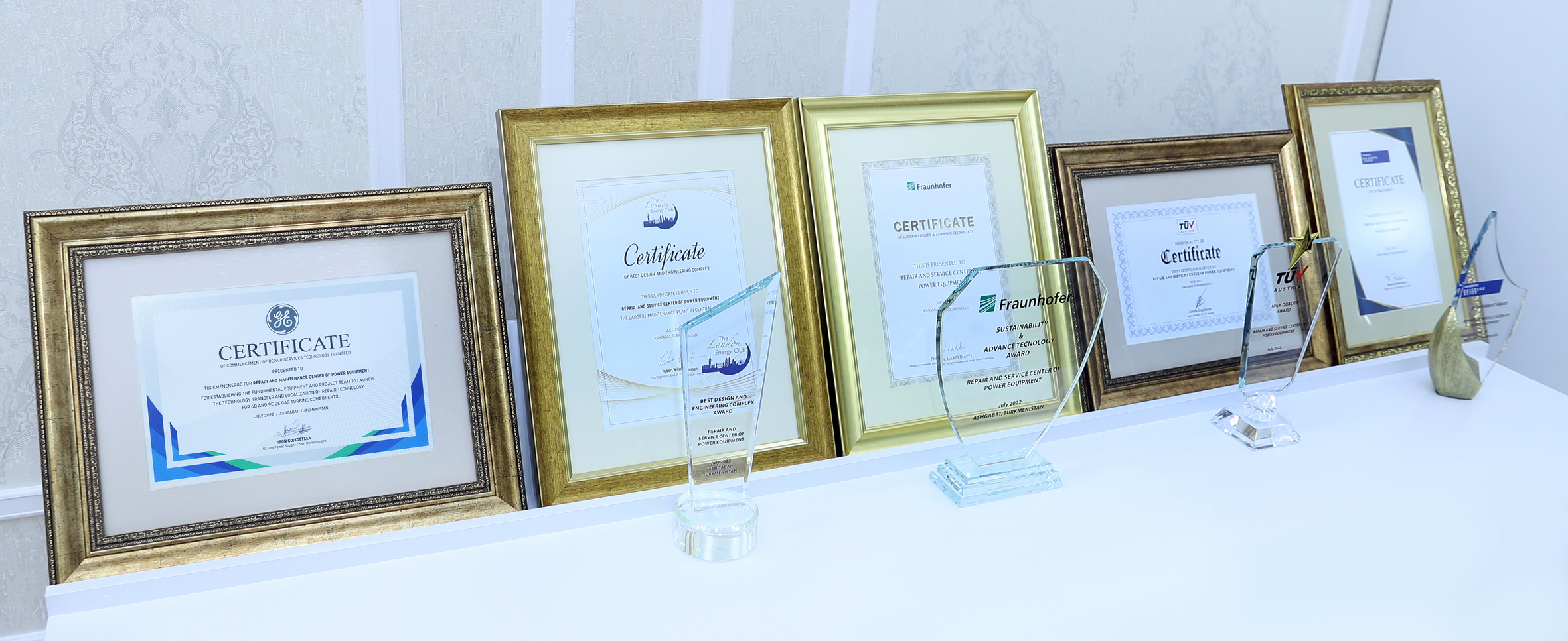 Hormatly Prezidentimiz Serdar Berdimuhamedow täze ýokary tehnologiýaly desganyň açylyş dabarasyna gatnaşdy